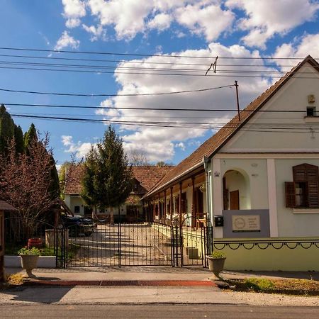 Noresa Dekor és Panzió Szálka Exterior foto